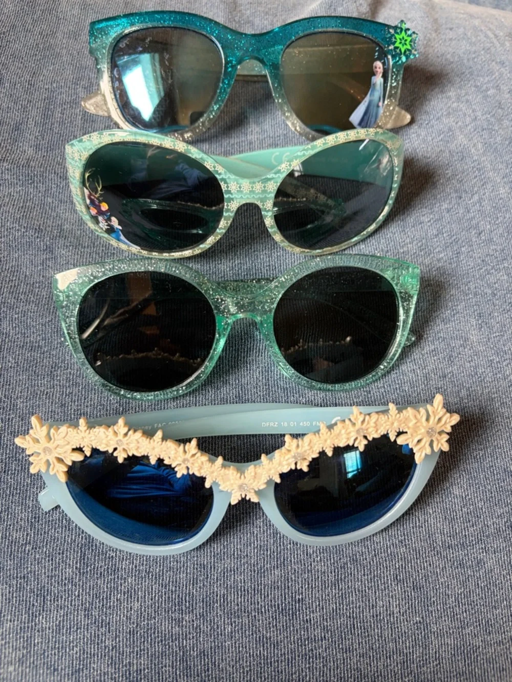 Lot of 4 Girls Disney Frozen sunglasses